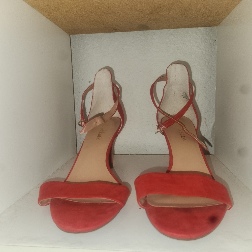 High heels - Picture 2 of 2